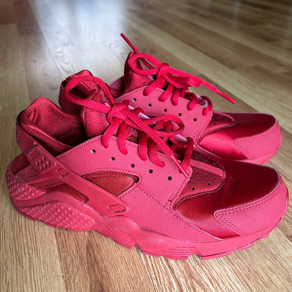 Nike Women’s Air Huaraches Red with Box